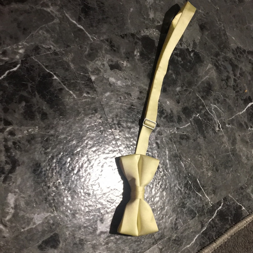 Yellow clip bow tie